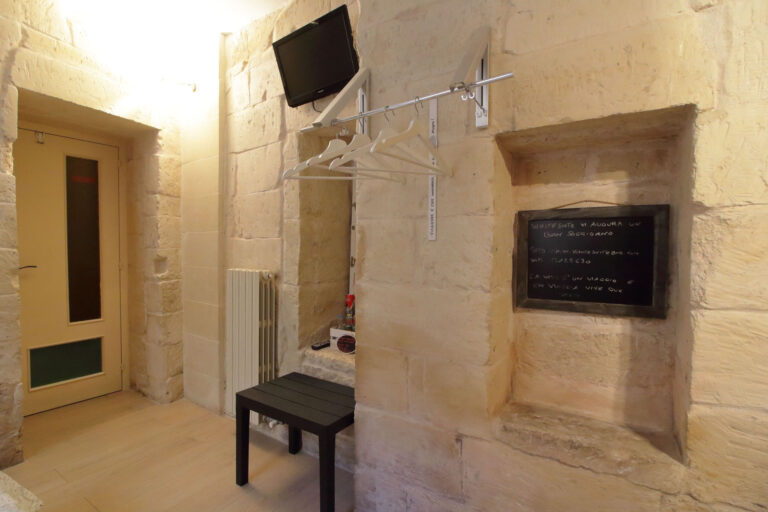 White Suite B&B a lecce camera White 4 per 2 ospiti White Suite B&B a lecce camera White 4 per 2 ospiti