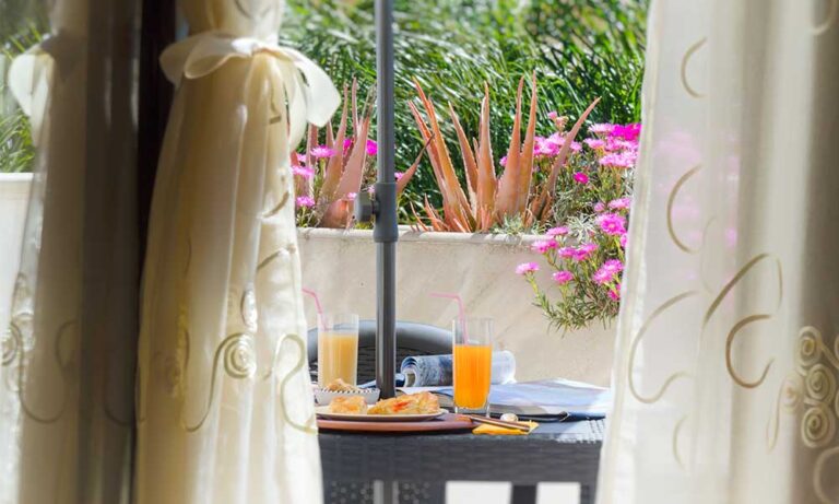 L'ANTICA RIMESSA Bed & Breakfast - Lecce Camera ORO per 3 adulti L'ANTICA RIMESSA Bed & Breakfast - Lecce Camera ORO per 3 adulti