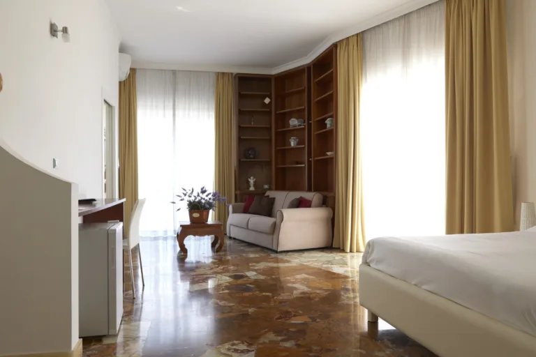 Il Giardino di Flora Camera Orchidea - Suite Deluxe con Balcone Privato per 4 persone a Castromediano (LE) Il Giardino di Flora Camera Orchidea - Suite Deluxe con Balcone Privato per 4 persone a Castromediano (LE)