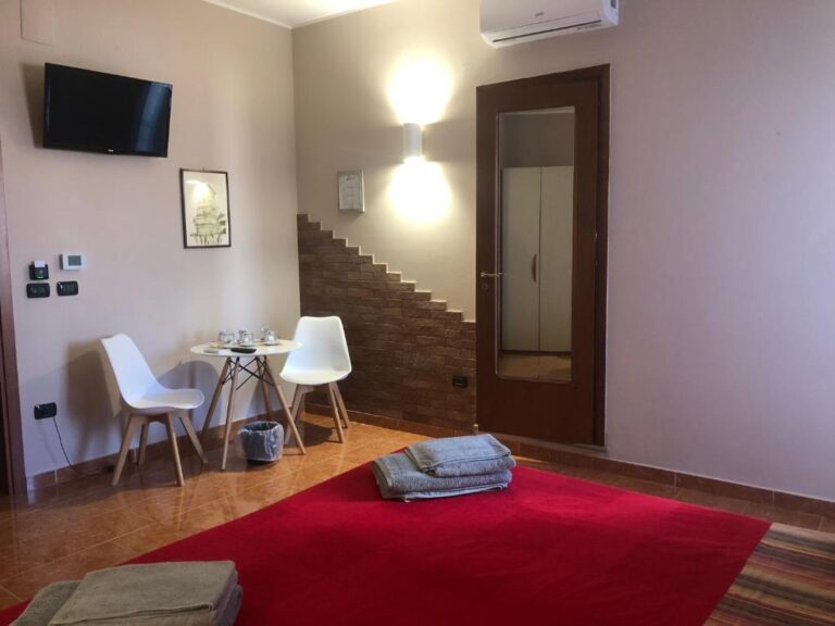 Aurora Rooms a Lecce Camera Tripla Comfort con Doccia Aurora Rooms a Lecce Camera Tripla Comfort con Doccia