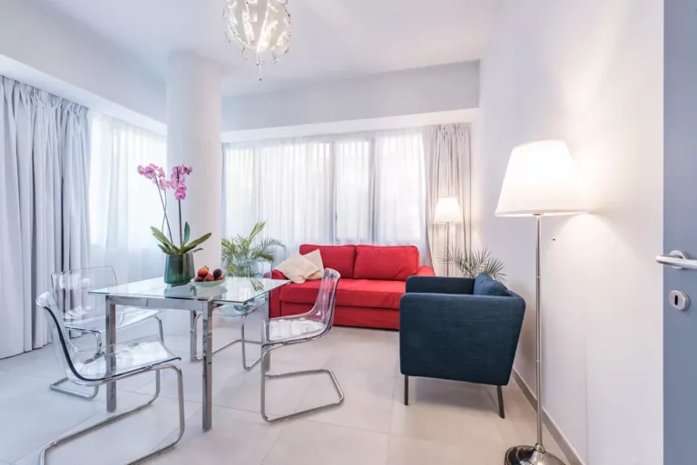 17077326054450 768x513