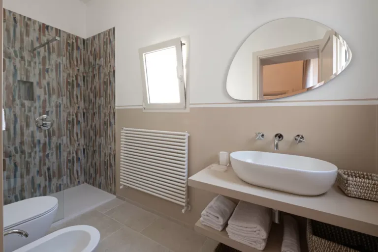 17361825345394 768x513