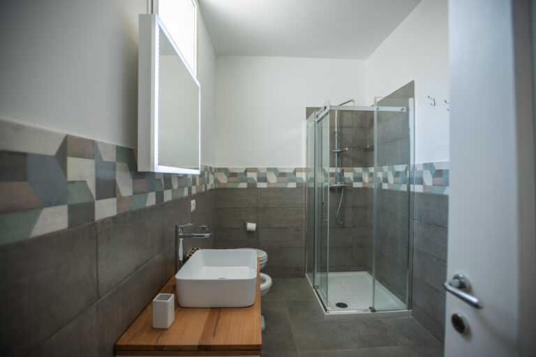 Donna Evelina Camera Matrimoniale Doppia nella Dimora Liberty a Surbo a 4 min da Lecce DONNA EVELINA BAGNO 768x512