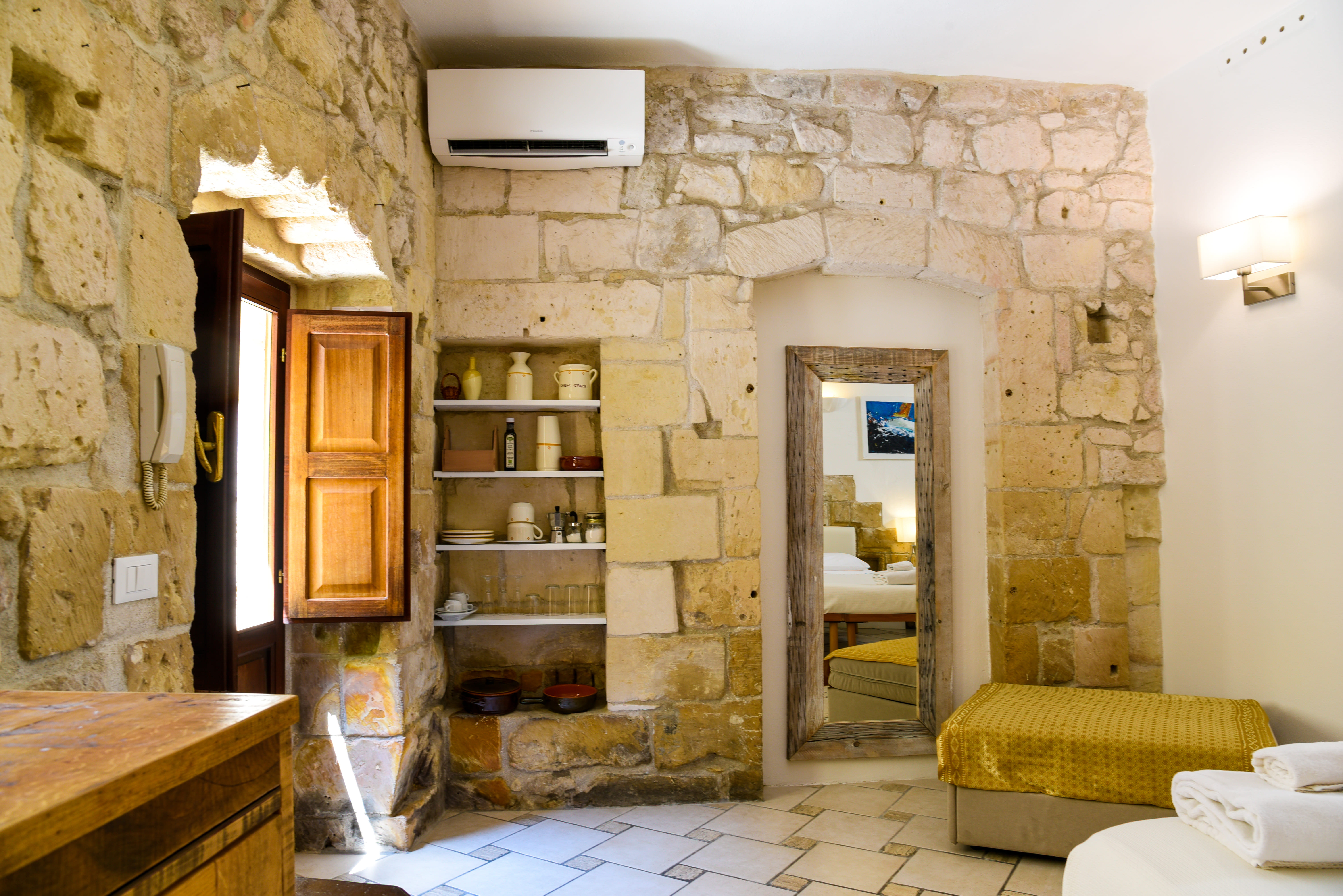 Monolocale Leucippo – Confort e Tradizione nel Centro di Lecce DSC8650 2