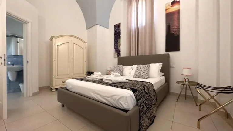 Modern Town House S'Oronzo appartamento a Lecce centro per 4 ospiti IMG 0529 1024x576 1 768x432