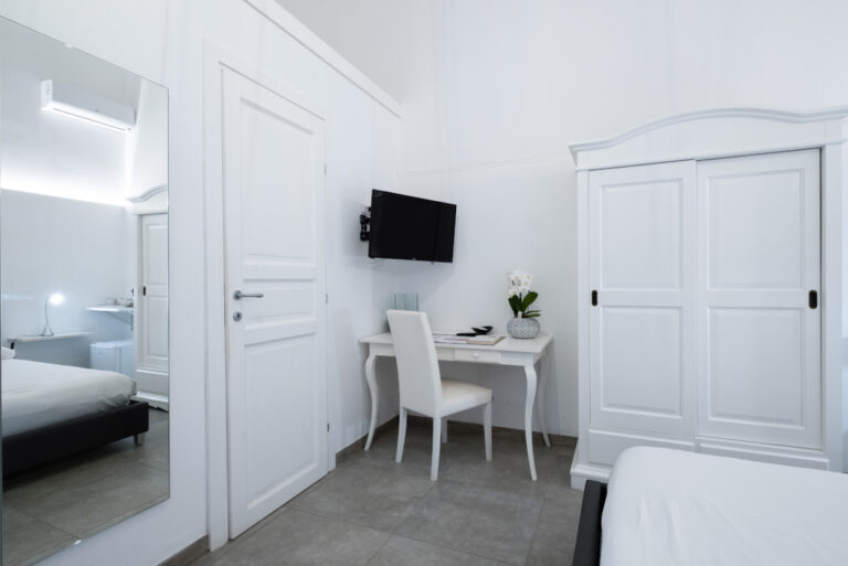 PLATONE CLASSIC ROOM Simplicity and Elegance in the Heart of Lecce PLATONE2 768x513