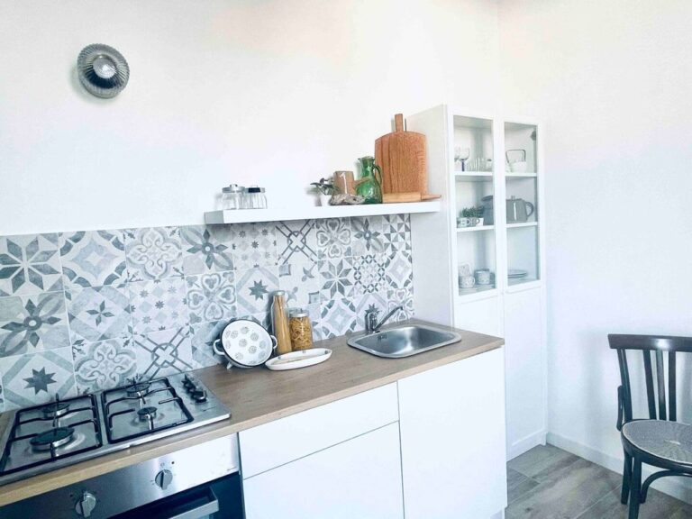 Casa Mamma Elvira Room 413 in the Heart of Lecce beach apartment kitchen 2 768x576