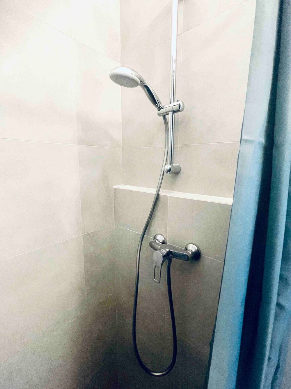 beach apartment shower