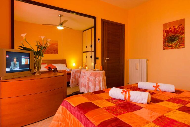 ANTICA RIMESSA Bed & Breakfast - Lecce Camera Arancio per 2 ospiti camera arancio 7 768x513