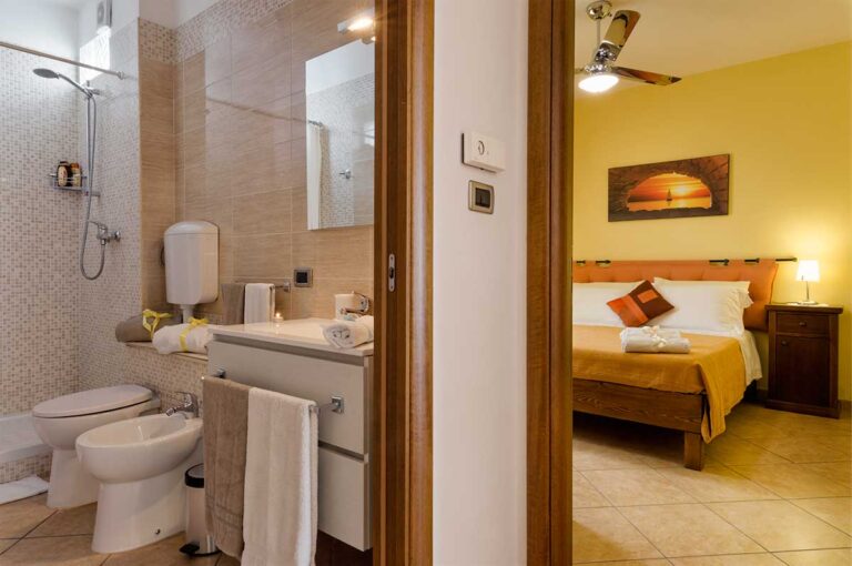 ANTICA RIMESSA Bed & Breakfast - Lecce Camera Gialla Per 2 Ospiti camera gialla 1 768x510