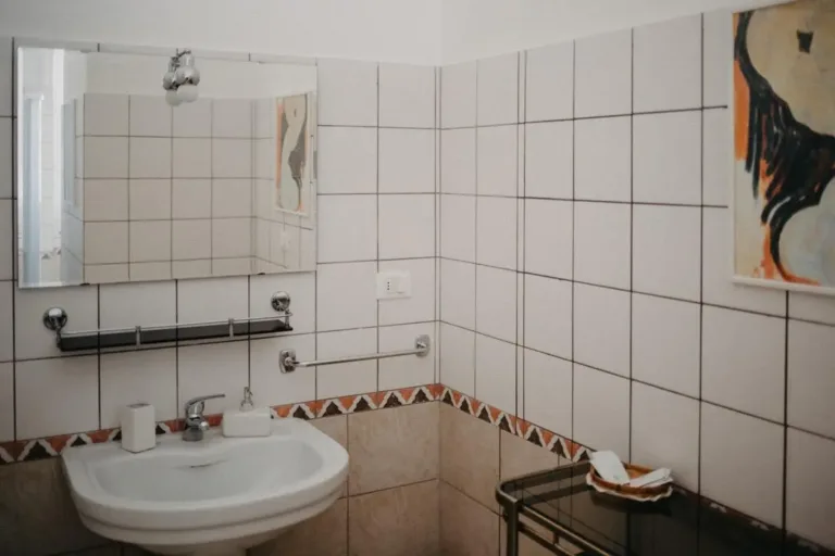 PLATONE CLASSIC ROOM Simplicity and Elegance in the Heart of Lecce degas 768x512