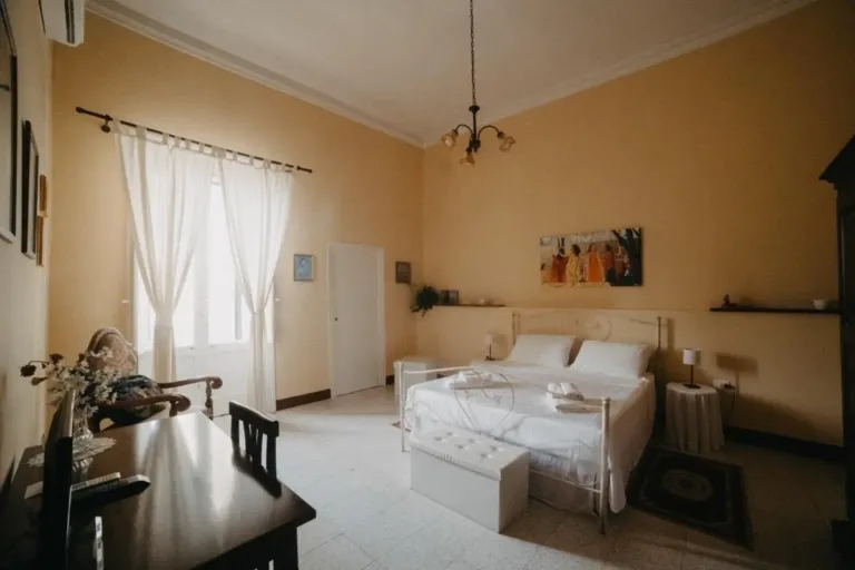 PLATONE CLASSIC ROOM Simplicity and Elegance in the Heart of Lecce degas1 768x512