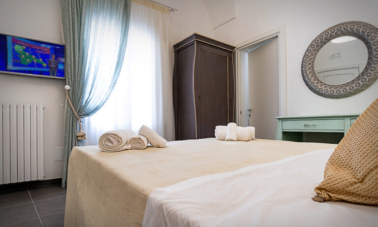 PLATONE CLASSIC ROOM Simplicity and Elegance in the Heart of Lecce gallery uno 2 768x461