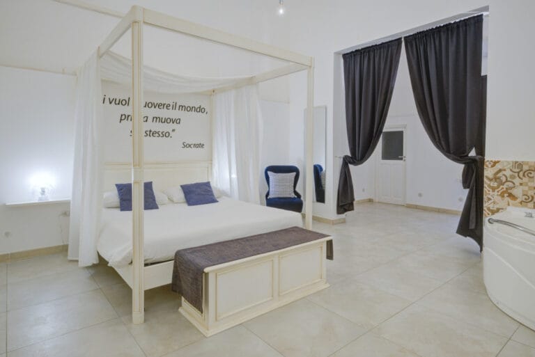 Suite standard Camera doppia Lecce Centro socrate1 768x513